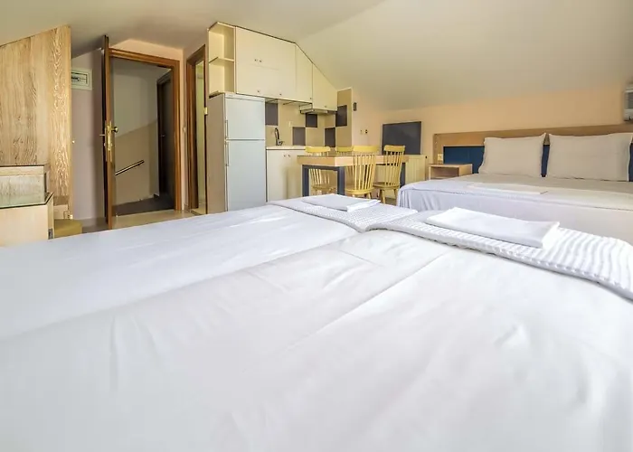 Le Monde Seaview Apartment