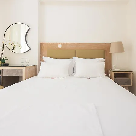 Le Monde Seaview Apartment