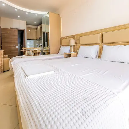 Le Monde Seaview Апартаменты *