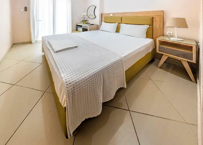 Le Monde Seaview Apartment