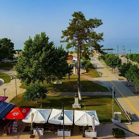 Le Monde Seaview Apartment